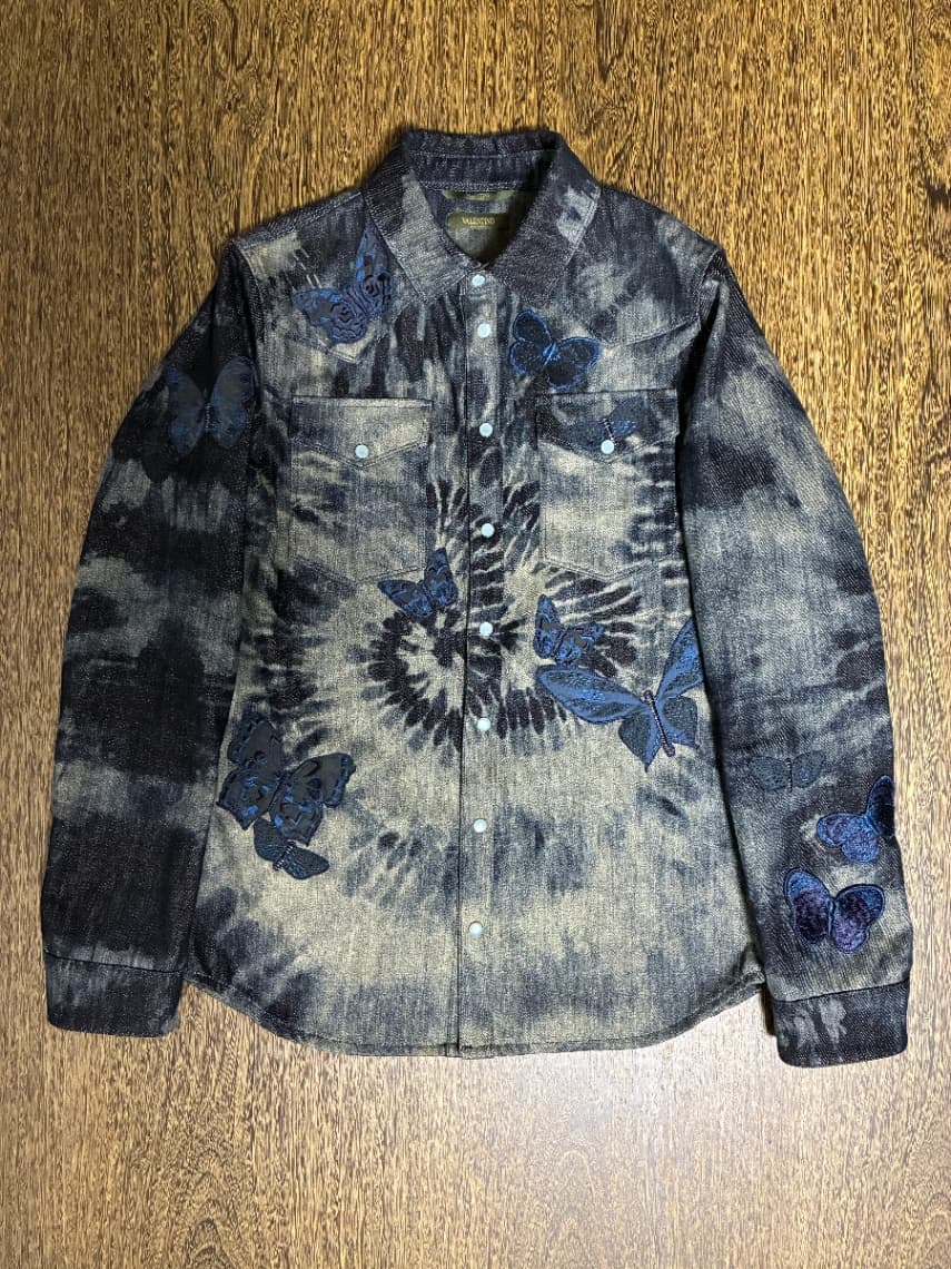 ヴァレンティノ 2016-17年秋冬 タイダイ染め バタフライ刺繍 デニム シャツ